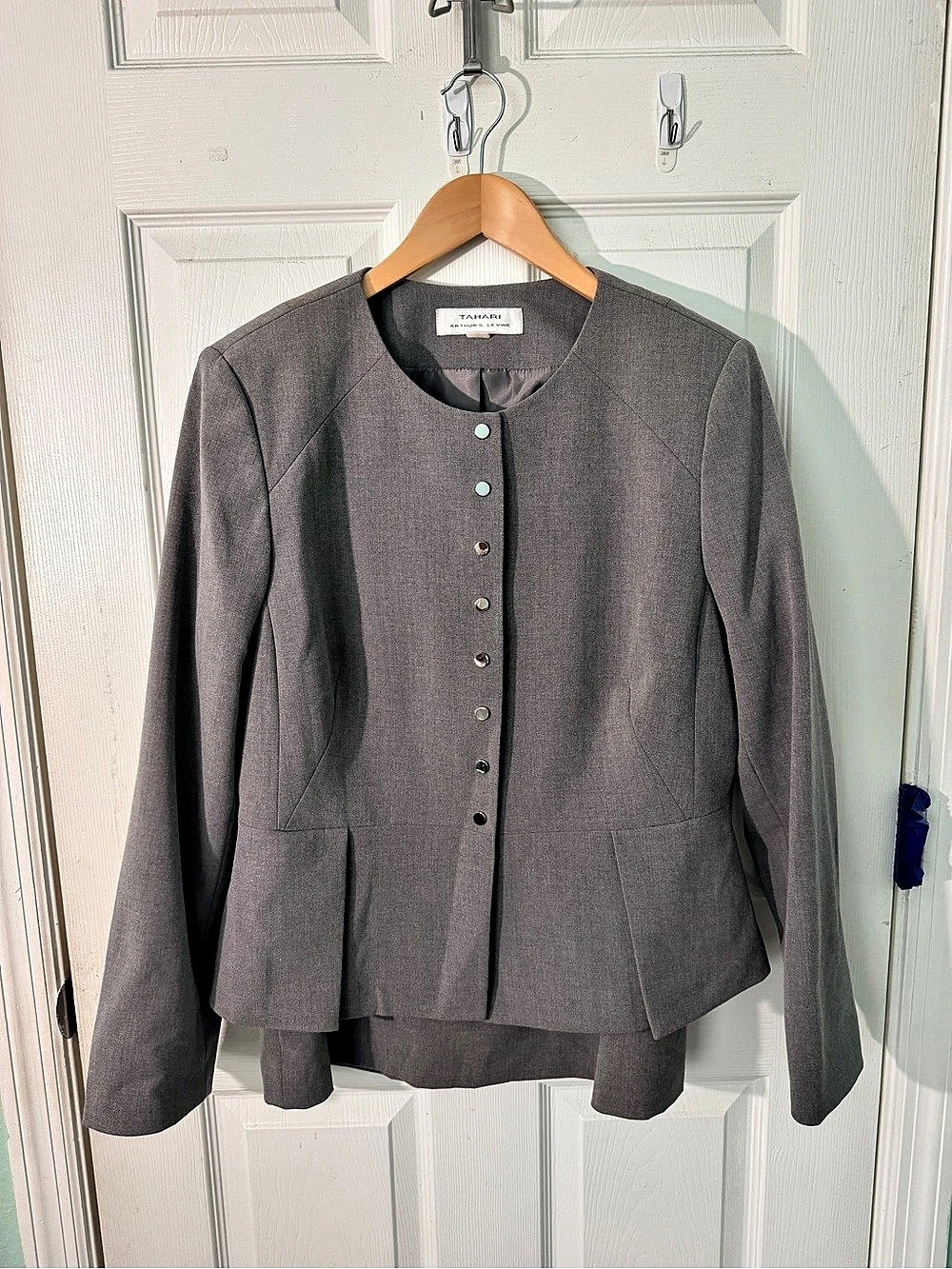 Tahari Arthur S. Levine Gray Peplum Blazer Size 12 Like New